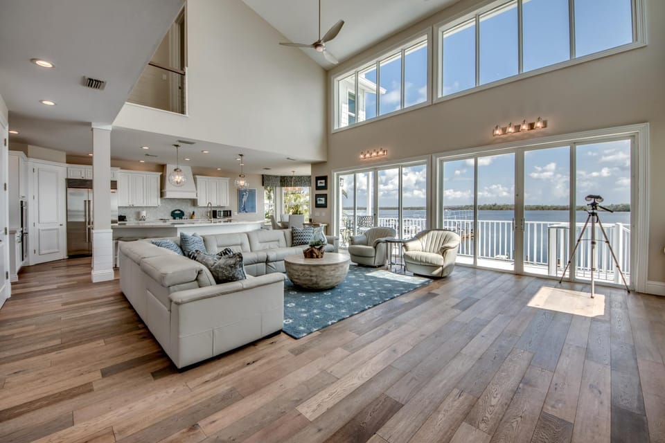 Prime location, Luxurious and Tranquil Retreat - Back Bay Beauty - Roelens House in Estero Island