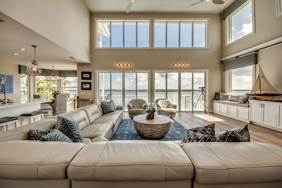 Prime location, Luxurious and Tranquil Retreat - Back Bay Beauty - Roelens House in Estero Island