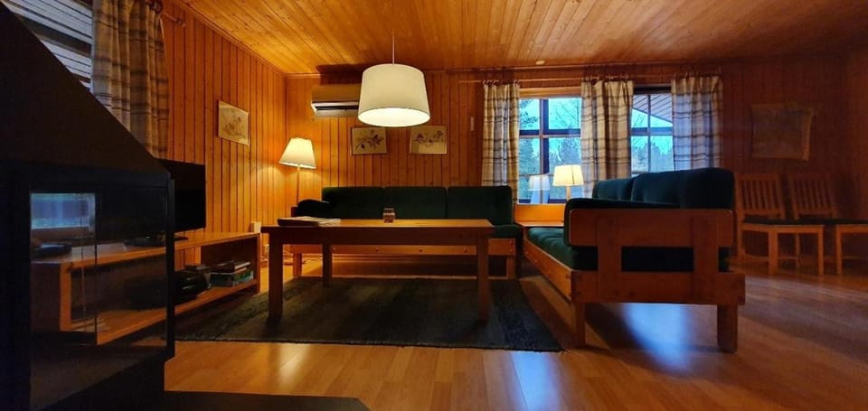 Sauna | Wi-Fi | Terrace | Wood stove | Cable TV House in Sweden