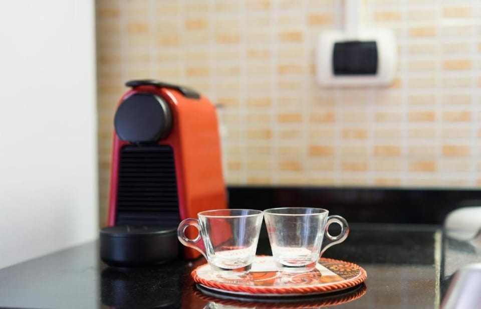 Coffee/tea facilities, Kitchen or kitchenette, Dining area
