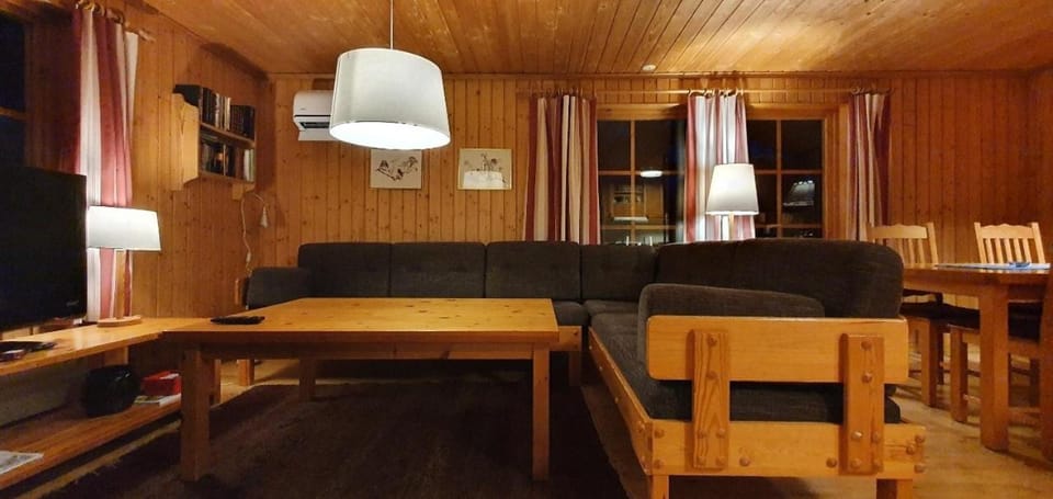 Sauna | Wi-Fi | Terrace | Wood stove | Cable TV House in Sweden