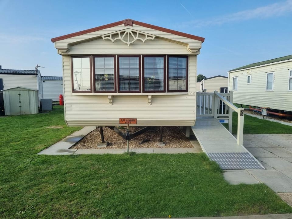 ML53 6 BERTH CARAVAN GOLDEN PALM CHAPET ST LEONARDs Campground/ 
RV Resort in Chapel Saint Leonards