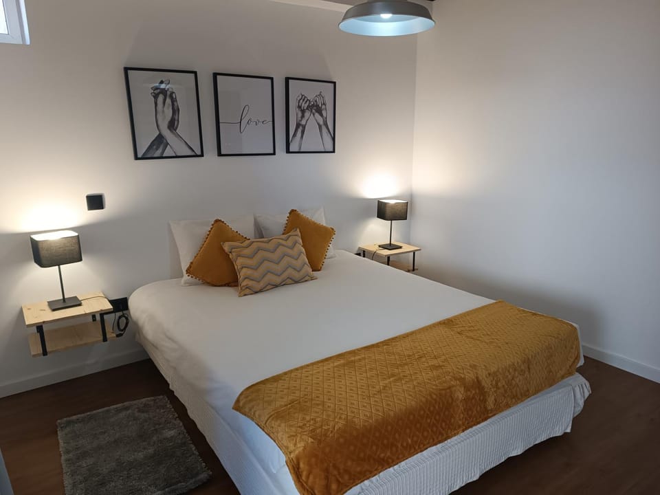 Bed, Bedroom