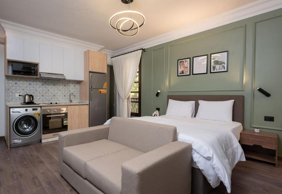 Kitchen or kitchenette, Photo of the whole room, Bedroom, washing machine