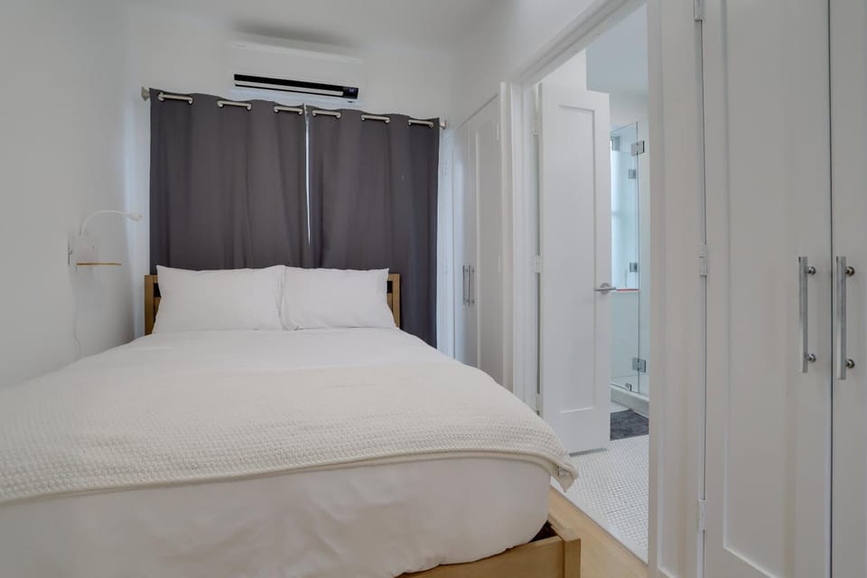 Sojourn's Eastern Market Carriage House Sleeps 2 Apartment in Capitol Hill