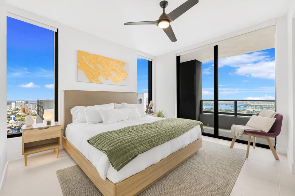 Bed, View (from property/room), Seating area, Bedroom