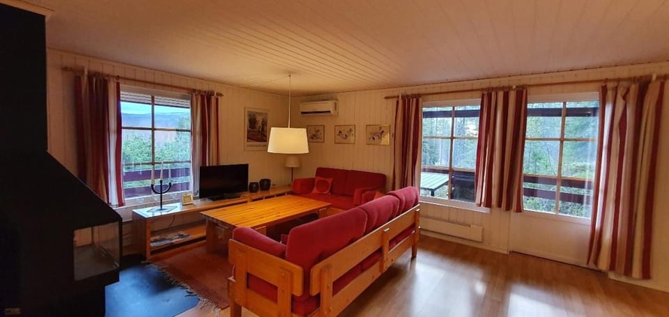 Sauna | Wi-Fi | Terrace | Wood stove | Cable TV House in Sweden