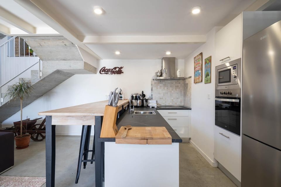 Property building, Kitchen or kitchenette, Living room