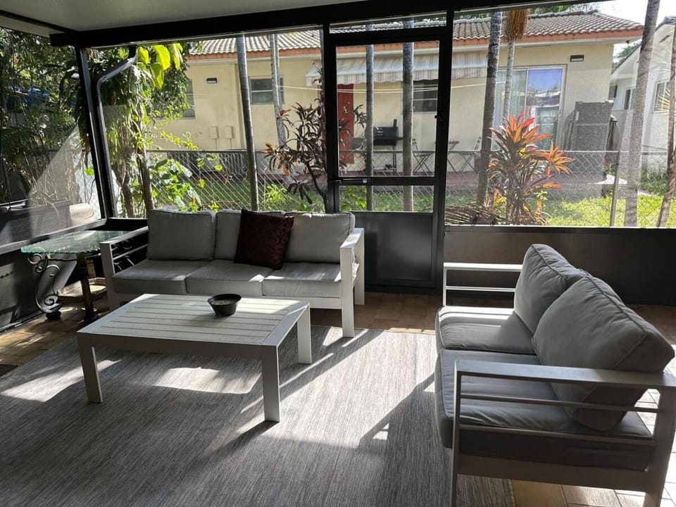 Pine Private Room Apartment in Miami