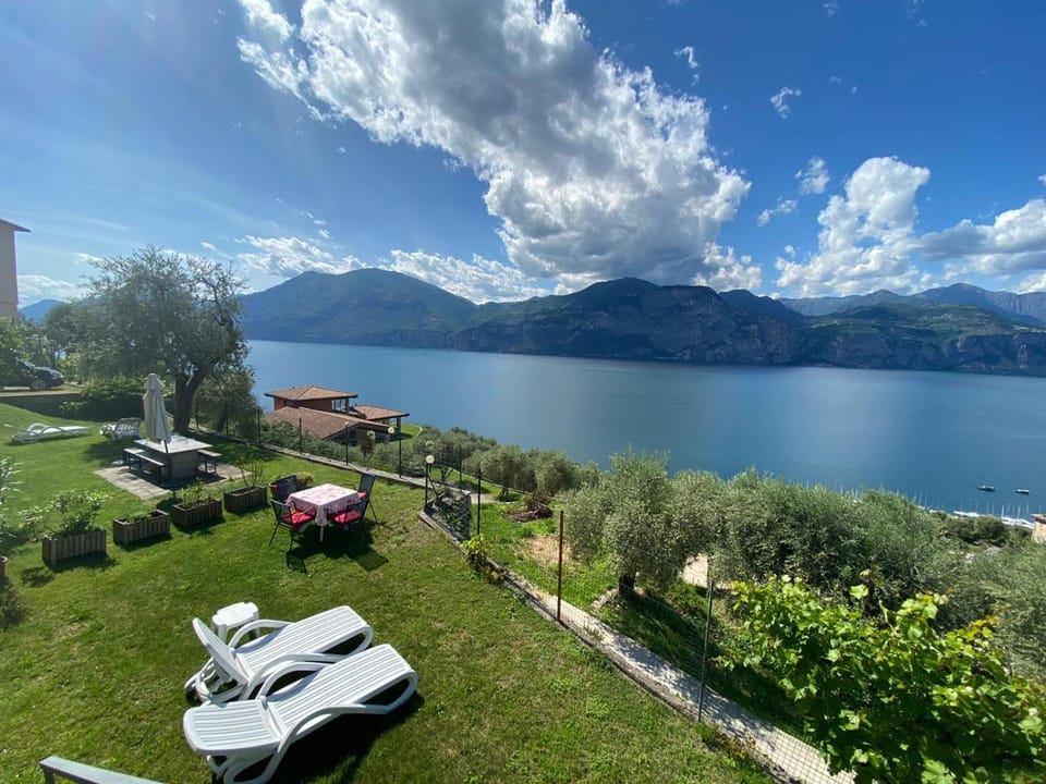 Garden, Lake view