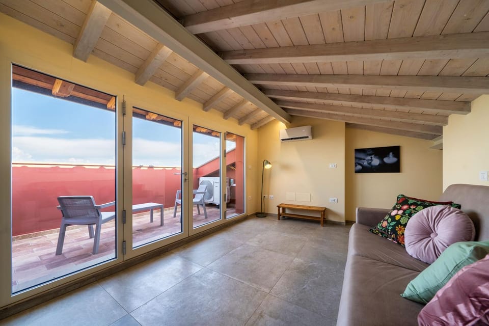 Casina Rossa Apartment in Tuscany