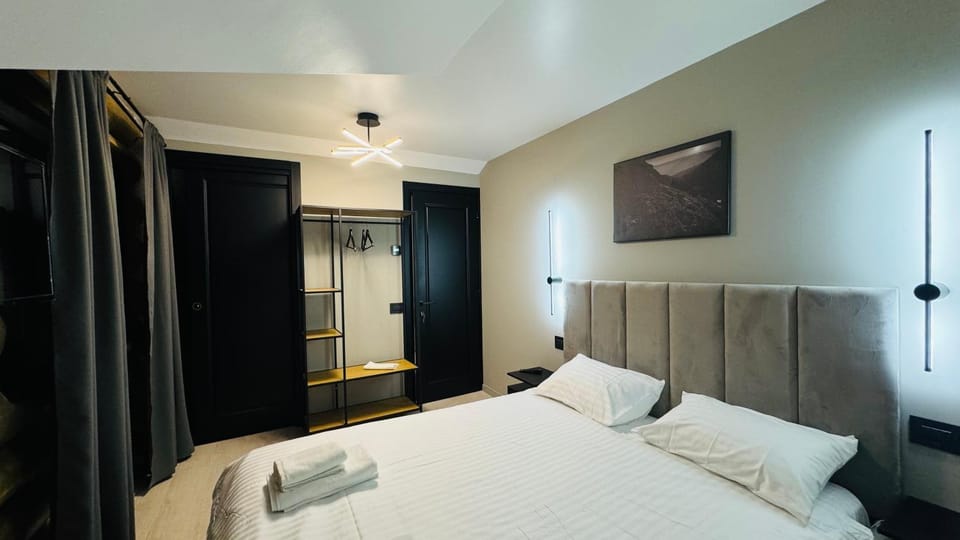 Bed, Bathroom, Photo of the whole room, Bedroom, towels, wardrobe