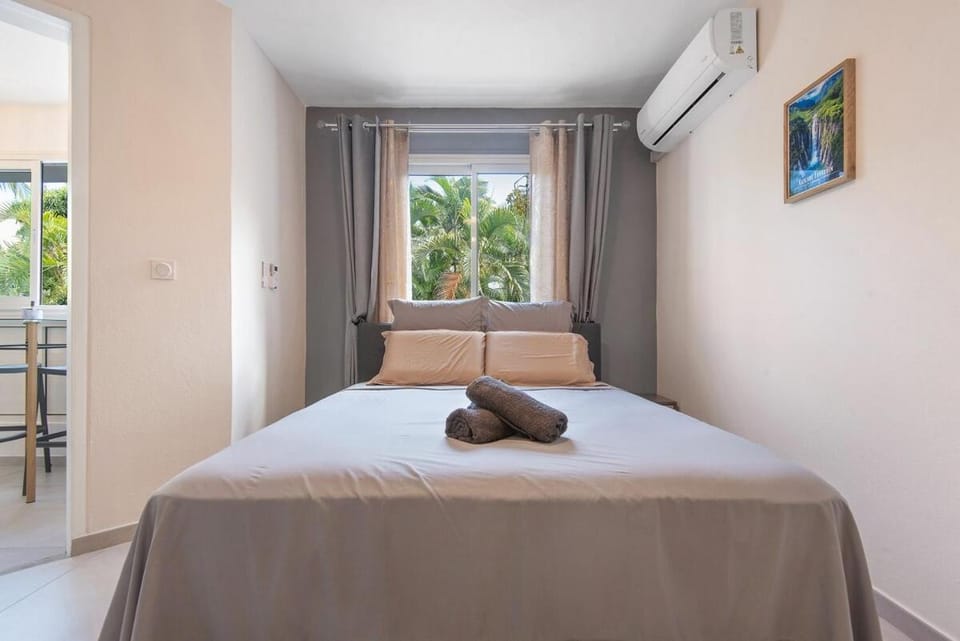 Le Studio à deux pas de la mer , confort moderne au cœur de Saint-Gilles les Bains Apartment in Saint-Paul