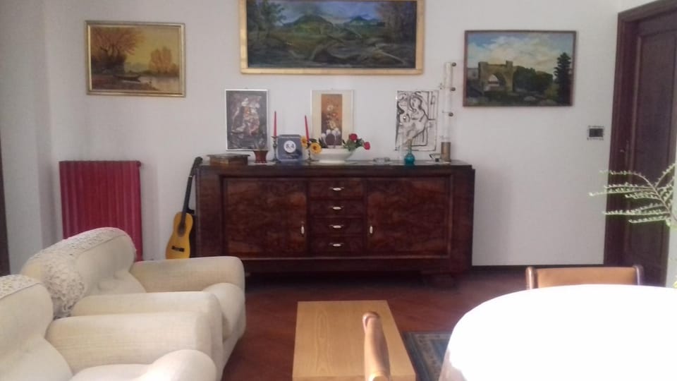 Communal lounge/ TV room, Activities, Game Room, Library, Decorative detail, Evening entertainment, On site, Entertainment