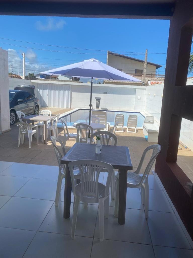 Day, Seating area, Dining area, Parking