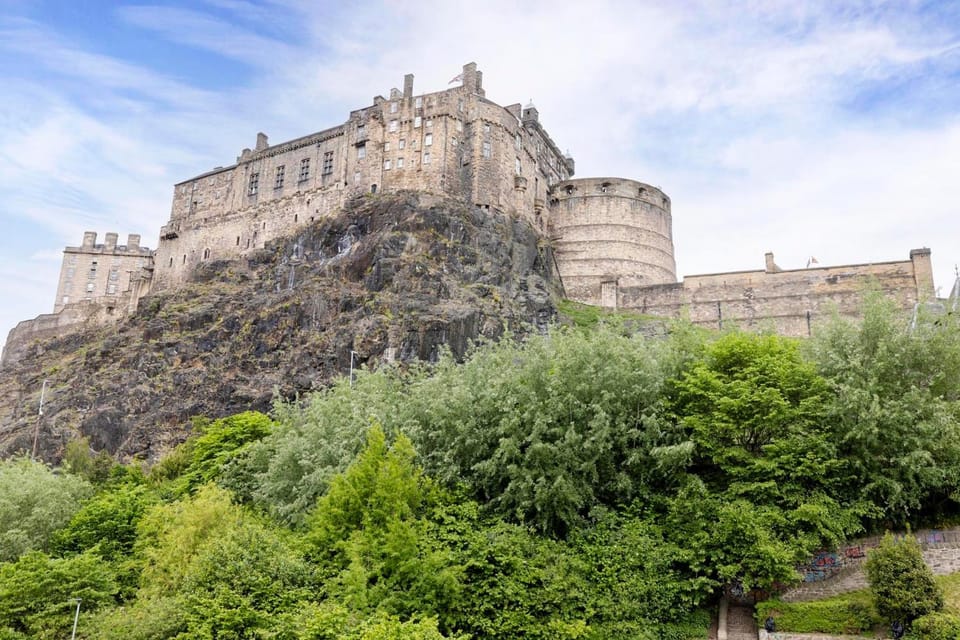 Castle View Apartment in the heart of historic Old Town Apartment in Edinburgh