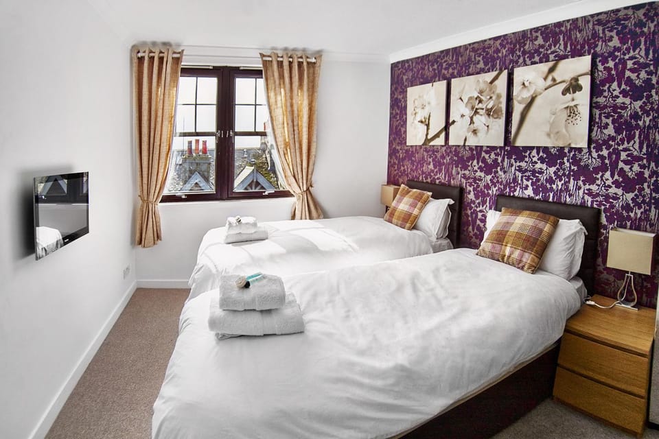 TV and multimedia, Bedroom, City view, Sea view, Street view