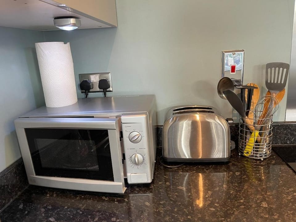 Delightful airy apartment in leafy St Andrews Apartment in Bristol