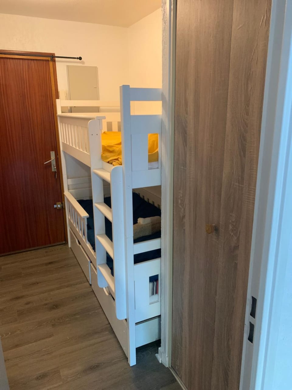 Bed, bunk bed