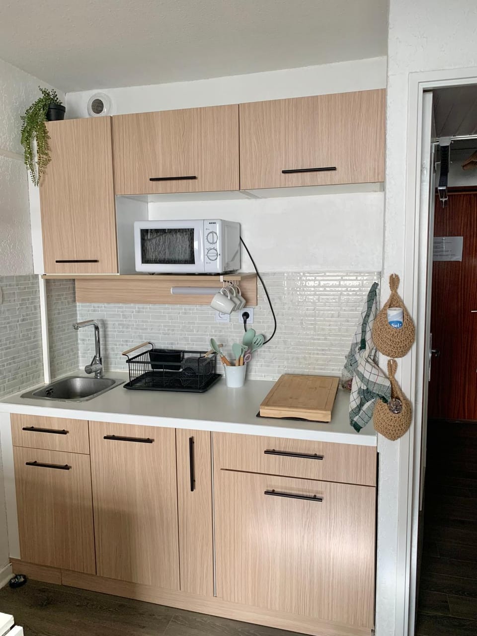 Kitchen or kitchenette