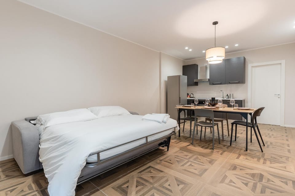 Bed, Kitchen or kitchenette, Photo of the whole room, Seating area, Dining area
