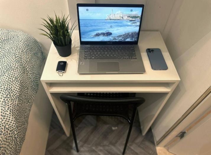 Network Partition Room Near Internet City Metro Vacation rental in Dubai
