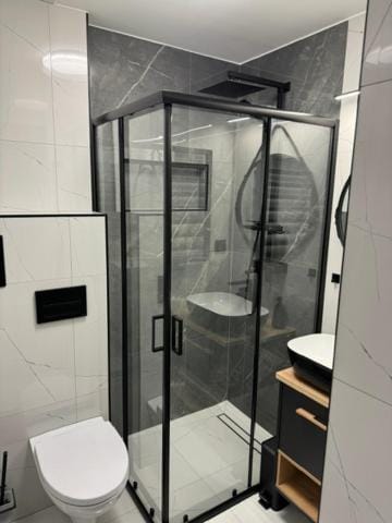 Shower, Toilet, Bathroom