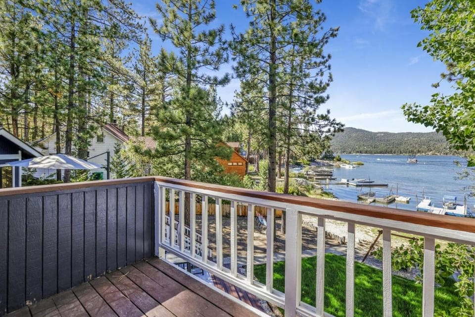 Serenity Cove Lake House by Big Bear Vacations House in Big Bear