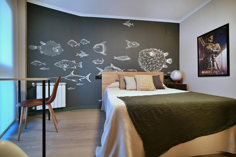 Bed, Photo of the whole room, Decorative detail, Bedroom