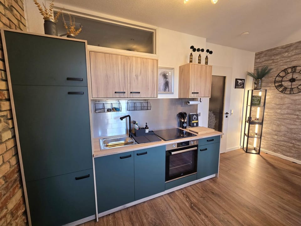 Kitchen or kitchenette, kitchen, kitchen