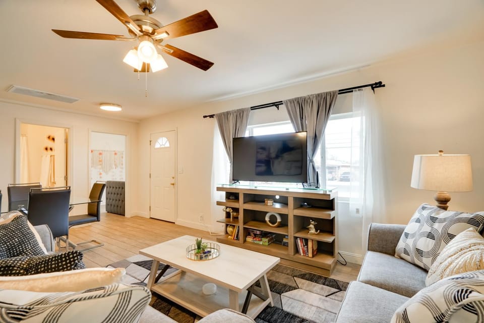 2 Mi to University of Arizona: Tucson Urban Escape House in Catalina Foothills