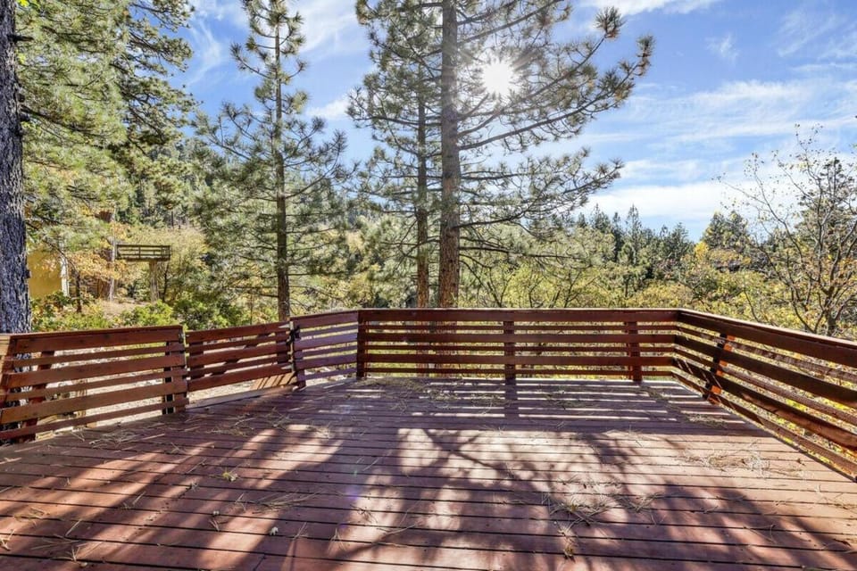Highland Oaks Retreat by Big Bear Vacations House in Sugarloaf