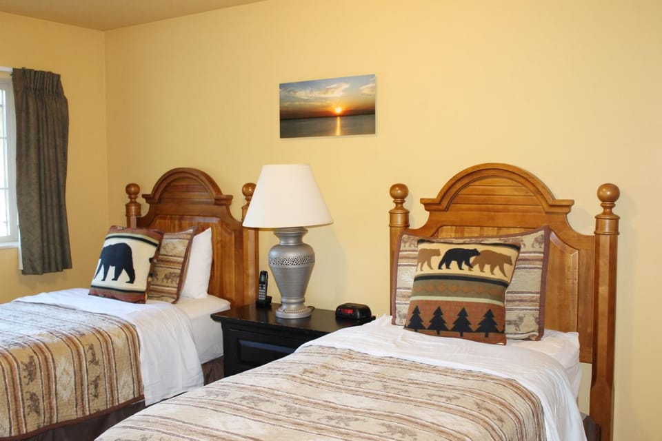 Unit 102, 2 Bedroom Duck Lake Condo House in Wisconsin