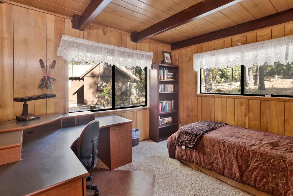 Mountain Hideaway on Maryland by Big Bear Vacations House in Big Bear