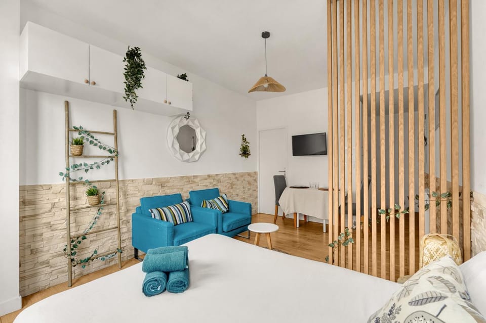 Property building, Photo of the whole room, Bedroom