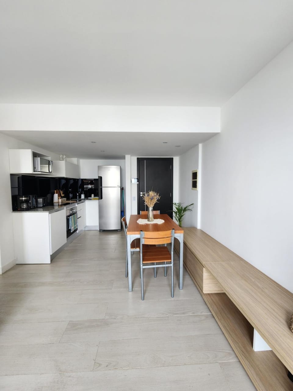 Kitchen or kitchenette, Living room