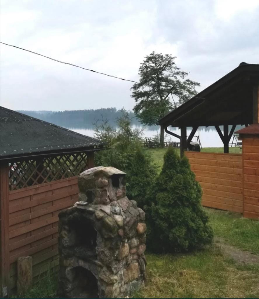 Domek nad jeziorem Węgorzyno House in Pomeranian Voivodeship