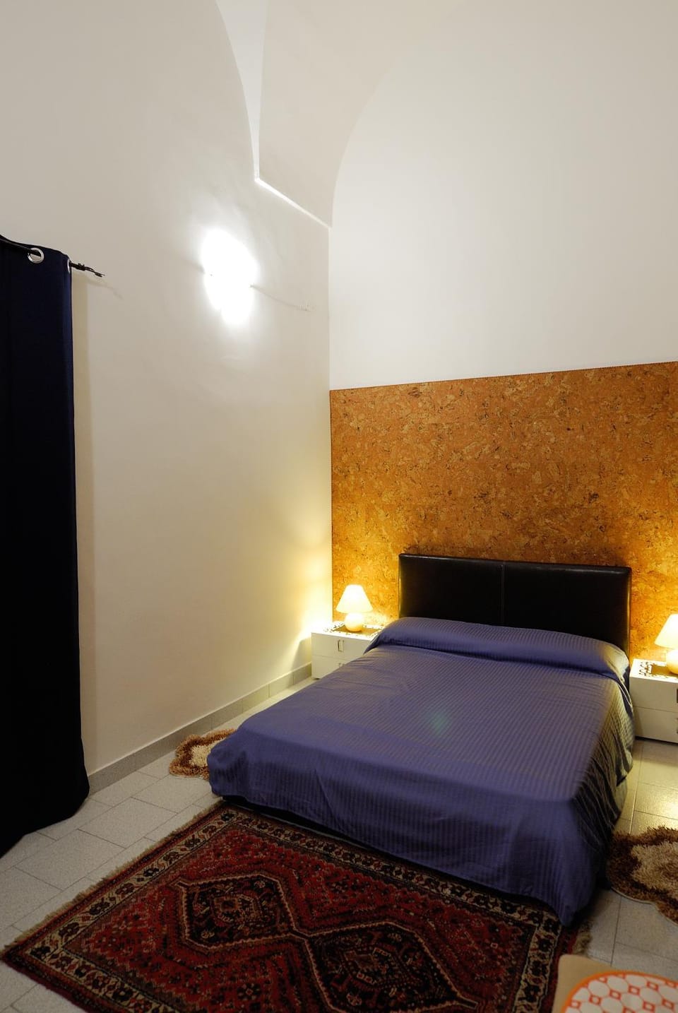 Bed, People, View (from property/room), Bedroom, Family