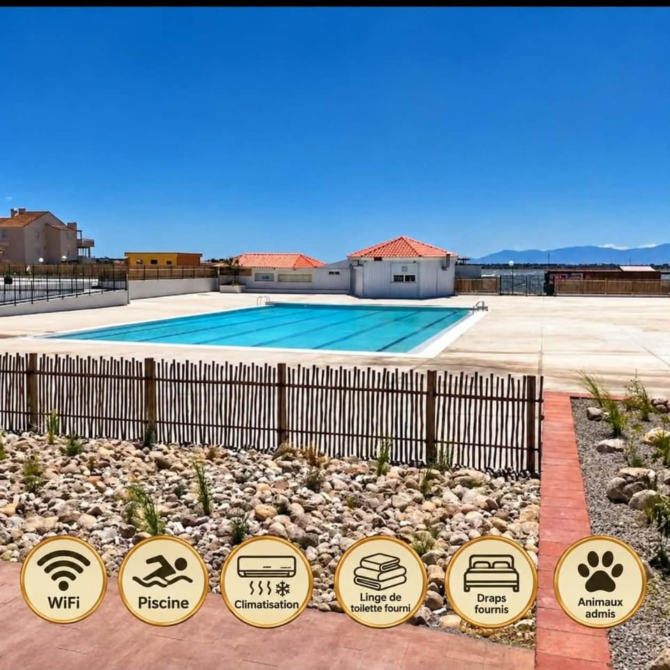 Pool view, Swimming pool