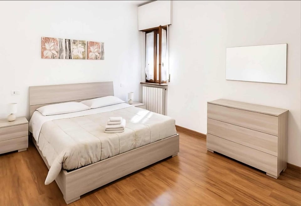 Bed, TV and multimedia, Bedroom, heating, towels, wardrobe