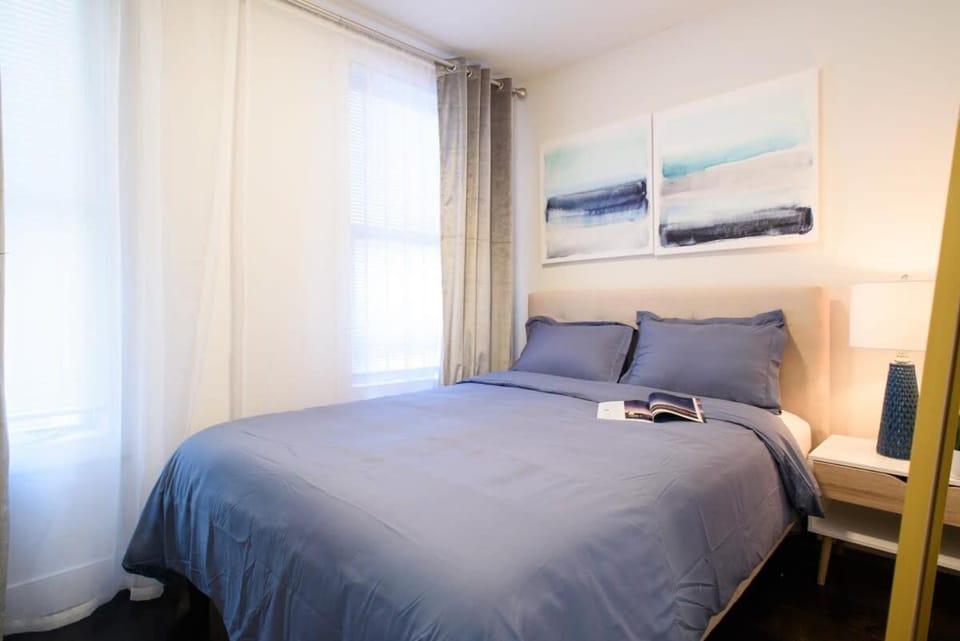 39-1 Renovated 3BR Apartment in Midtown