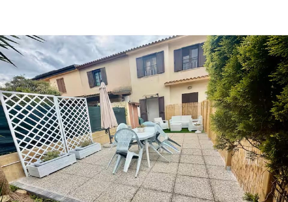 Patio, Day, Garden, View (from property/room), Dining area, Garden view