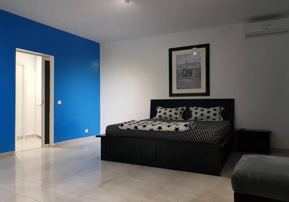 Bed, Photo of the whole room, Seating area, Bedroom