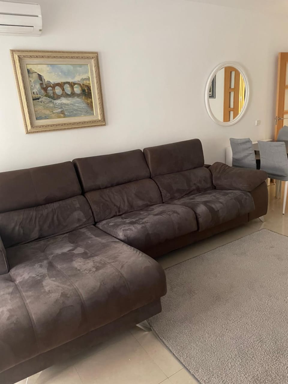 Living room, Seating area, air conditioner