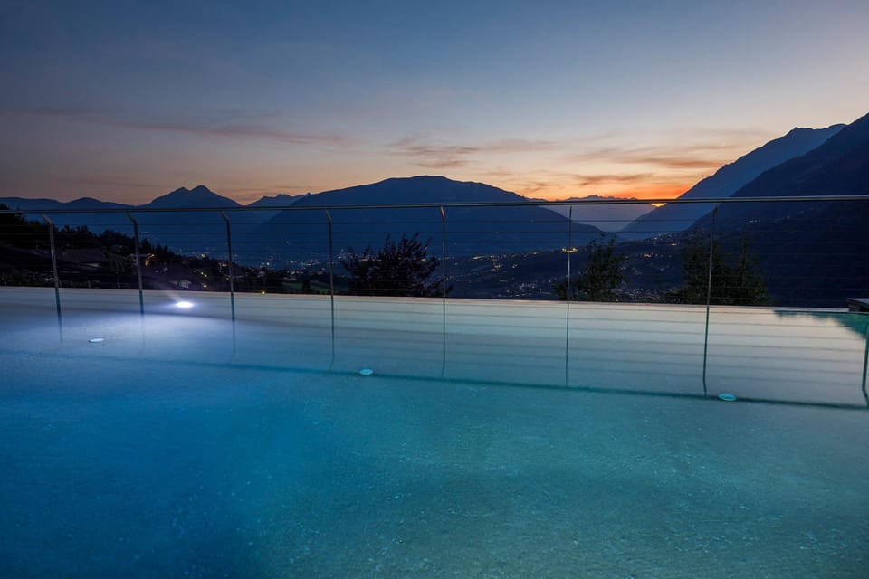 Swimming pool, Swimming pool