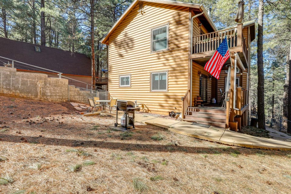 Mountain Retreat in Flagstaff’s Kachina Village! House in Kachina Village