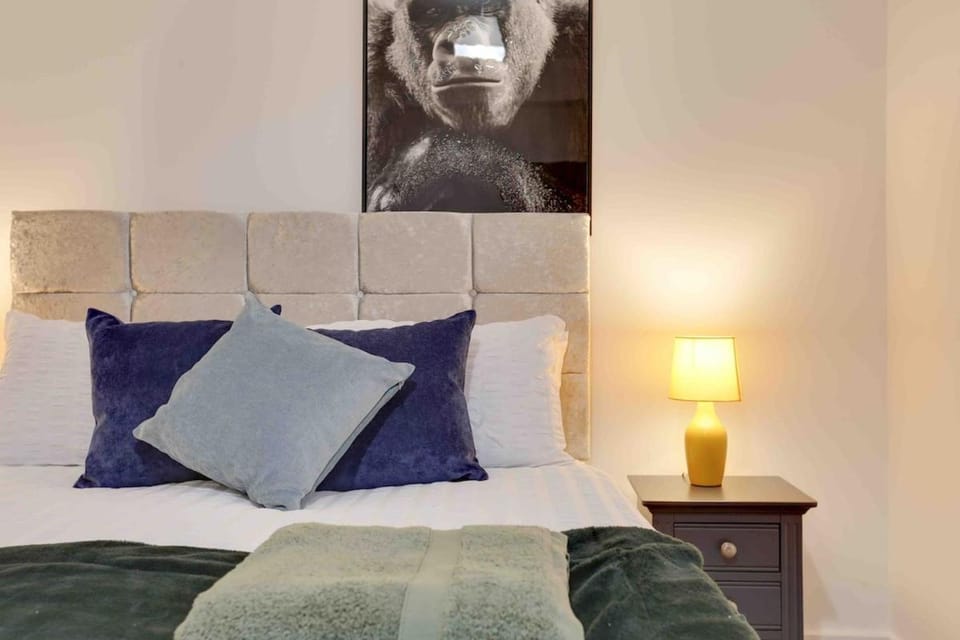 Foxglove House & Hot Tub Stansted Airport House in Uttlesford