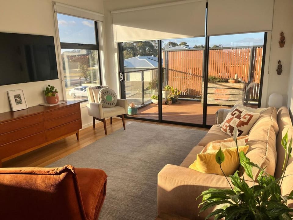 TV and multimedia, Balcony/Terrace, Living room, Seating area