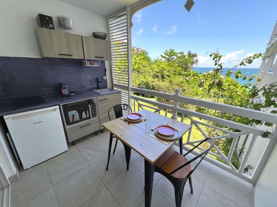 Natural landscape, View (from property/room), Balcony/Terrace, Balcony/Terrace, Kitchen or kitchenette, Dining area