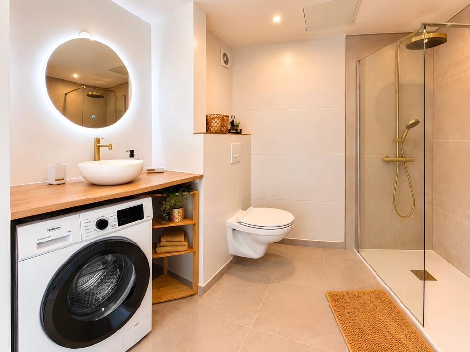 Shower, Toilet, Bathroom, washing machine